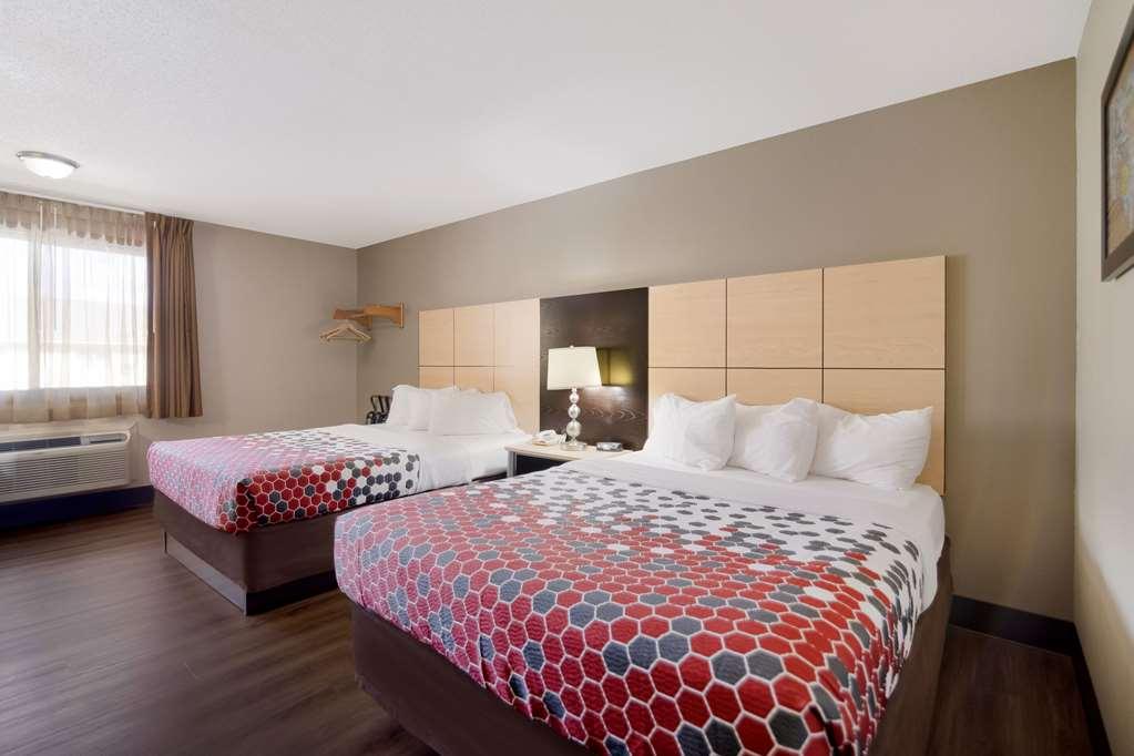 Econo Lodge Grand Forks Habitación foto