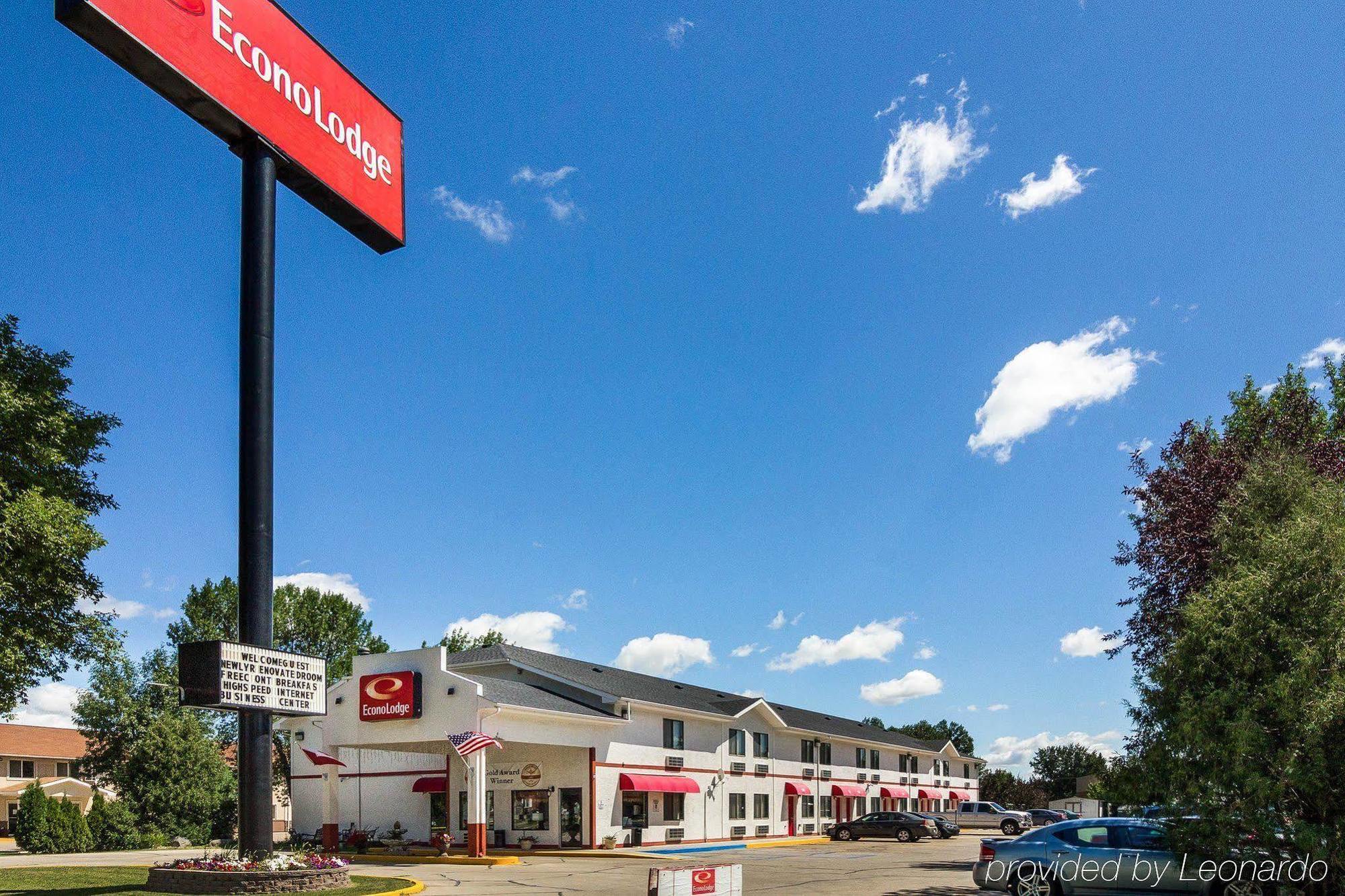 Econo Lodge Grand Forks Exterior foto